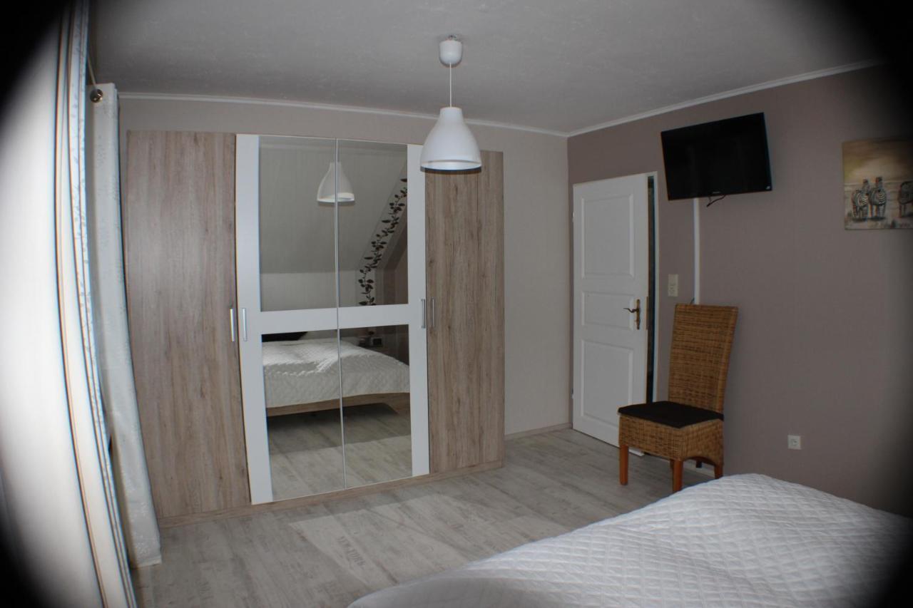 Ferienhaus Abbi Mit Schwimmbad Und Fitness Fuer 8 Personen, Strand, Norddeich Hage Exterior foto